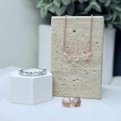 Ivory - Necklace